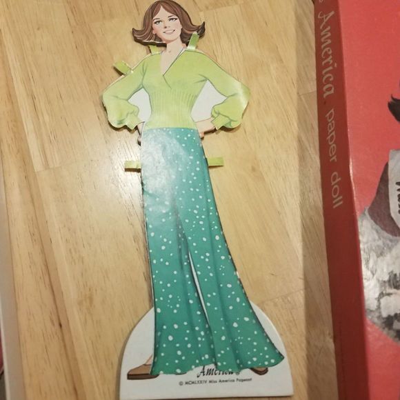 Vintage 1974 Miss America pre-cut paper doll - Picture 2 of 6